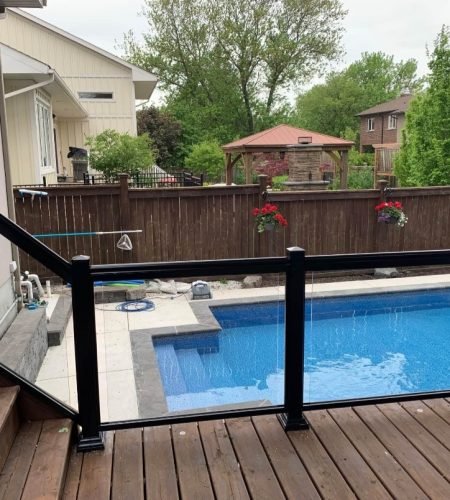 Enclosure Pool - Luxury Aluminum Railing